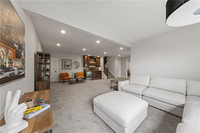 1612 SW Arbor Park Drive, Lee's Summit, MO 64082