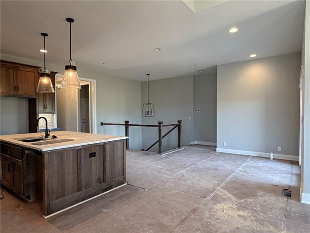 1612 SW Arbor Park Drive, Lee's Summit, MO 64082