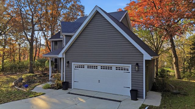 507 N Sangamon Lane, Dixon, IL 61021