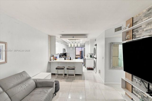 5350 W 21st Court 202, Hialeah, FL 33016