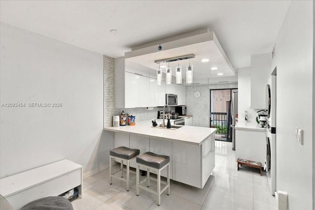 5350 W 21st Court 202, Hialeah, FL 33016