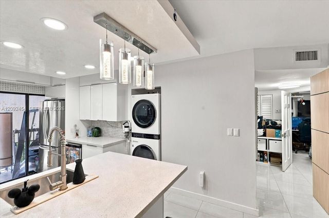 5350 W 21st Court 202, Hialeah, FL 33016