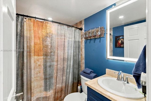 5350 W 21st Court 202, Hialeah, FL 33016