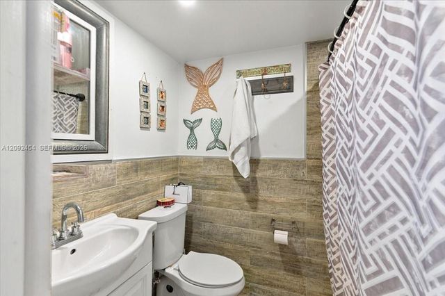 5350 W 21st Court 202, Hialeah, FL 33016