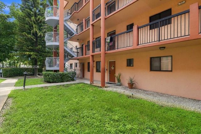 5350 W 21st Court 202, Hialeah, FL 33016