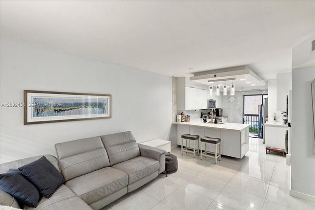 5350 W 21st Court 202, Hialeah, FL 33016