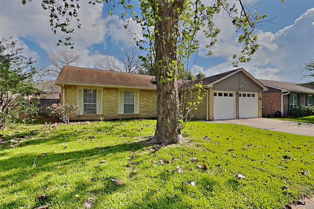 6915 Renfro Drive, Richmond, TX 77469