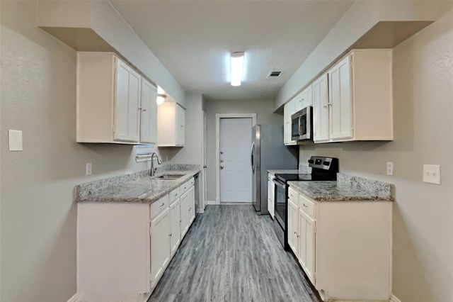 6915 Renfro Drive, Richmond, TX 77469