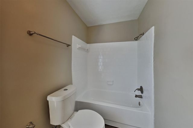 6915 Renfro Drive, Richmond, TX 77469