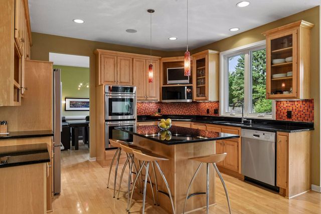 14478 Boulder Pointe Road, Eden Prairie, MN 55347