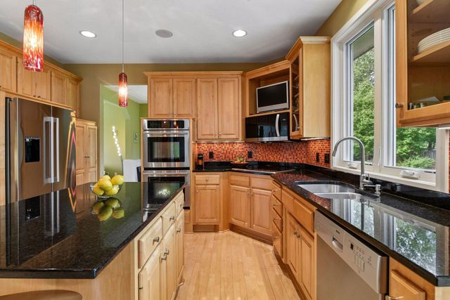 14478 Boulder Pointe Road, Eden Prairie, MN 55347