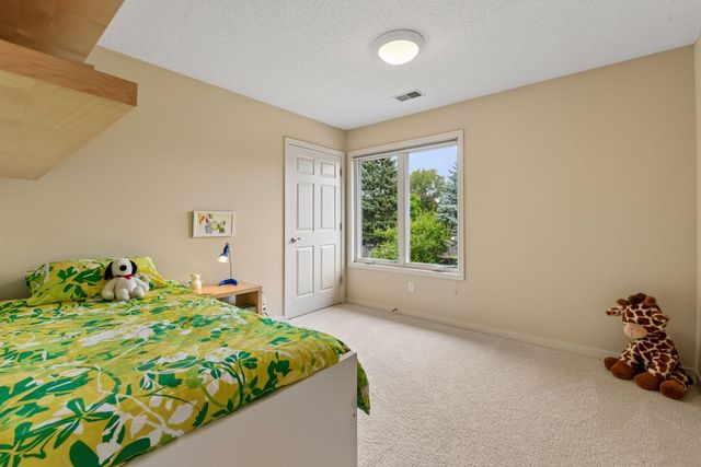 14478 Boulder Pointe Road, Eden Prairie, MN 55347
