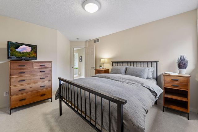 14478 Boulder Pointe Road, Eden Prairie, MN 55347