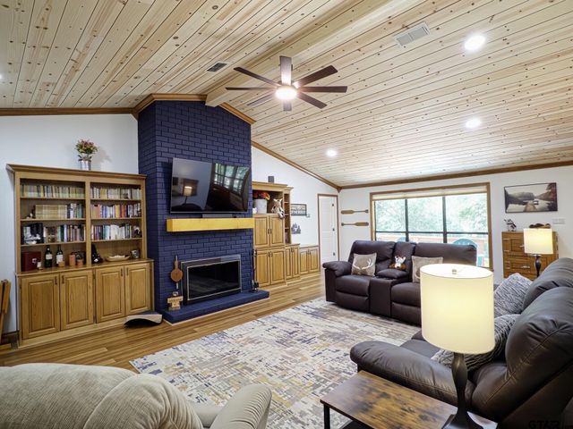 179 Brazos Bnd, Holly Lake Ranch, TX 75765