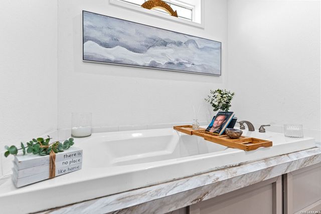 1200 Spur Ridge, San Antonio, TX 78264