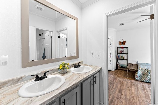 1200 Spur Ridge, San Antonio, TX 78264