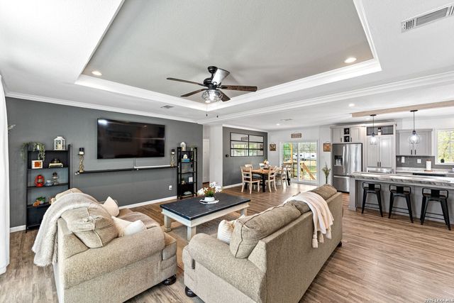 1200 Spur Ridge, San Antonio, TX 78264