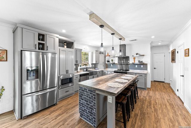 1200 Spur Ridge, San Antonio, TX 78264