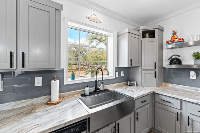 1200 Spur Ridge, San Antonio, TX 78264