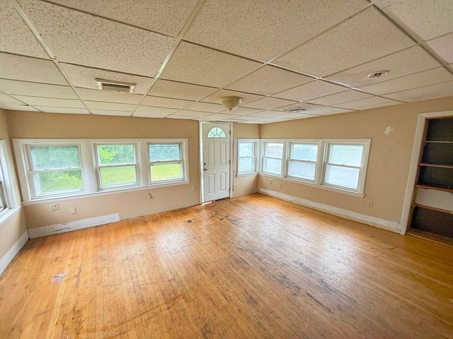 33 Avalon St, Revere, MA 02151