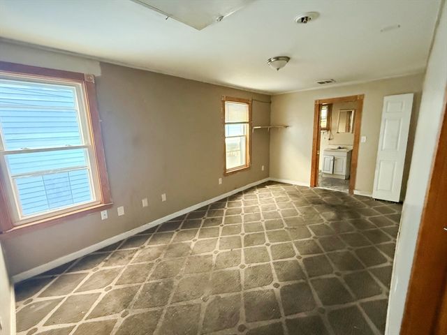 33 Avalon St, Revere, MA 02151
