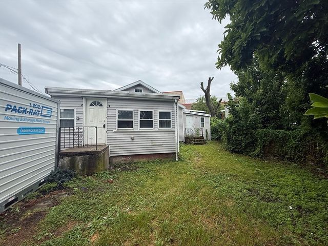 33 Avalon St, Revere, MA 02151