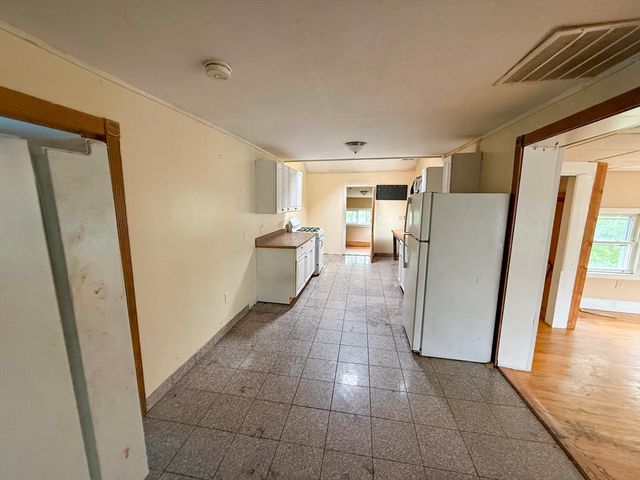 33 Avalon St, Revere, MA 02151