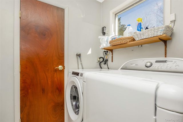 8 Shari Lane, East Northport, NY 11731