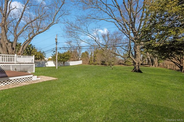 8 Shari Lane, East Northport, NY 11731