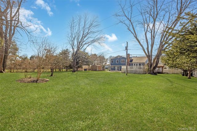 8 Shari Lane, East Northport, NY 11731