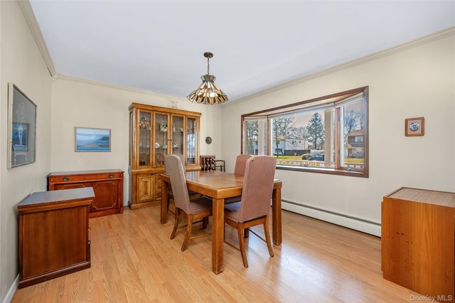 8 Shari Lane, East Northport, NY 11731