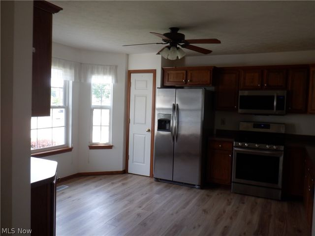 17811 Engle Court, Brook Park, OH 44142