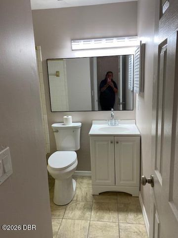911 New Castle Court, Holly Hill, FL 32117