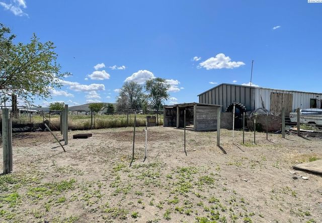 231205 E Lechelt Road, Kennewick, WA 99337