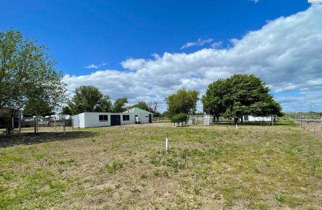231205 E Lechelt Road, Kennewick, WA 99337