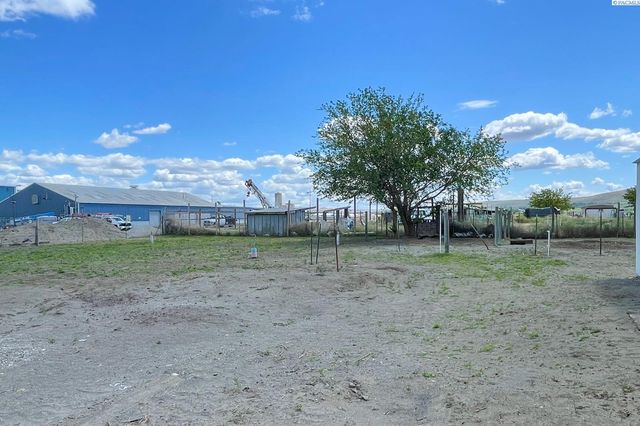 231205 E Lechelt Road, Kennewick, WA 99337