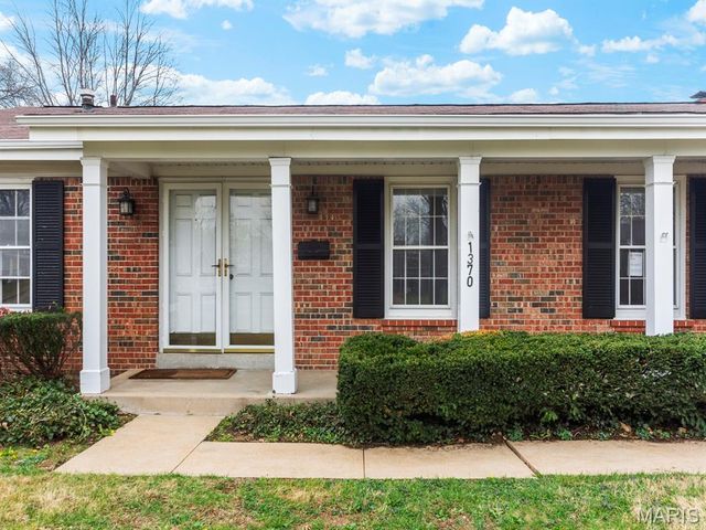 1370 Willowbrook, Florissant, MO 63033