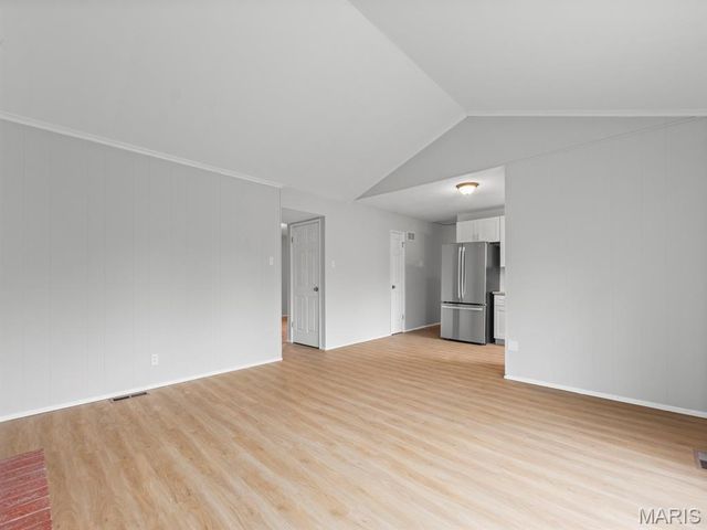 1370 Willowbrook, Florissant, MO 63033