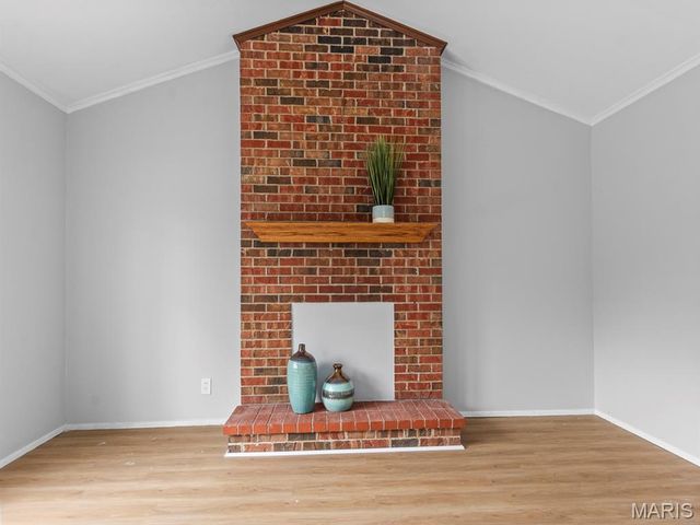 1370 Willowbrook, Florissant, MO 63033