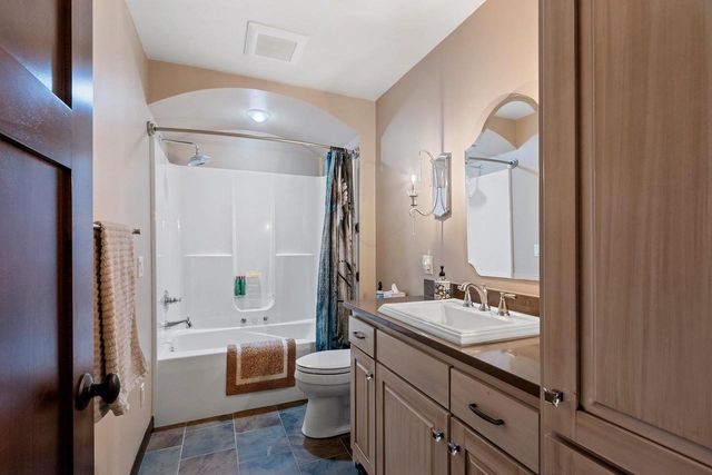 2025 WISTERIA CIRCLE, Suamico, WI 54313