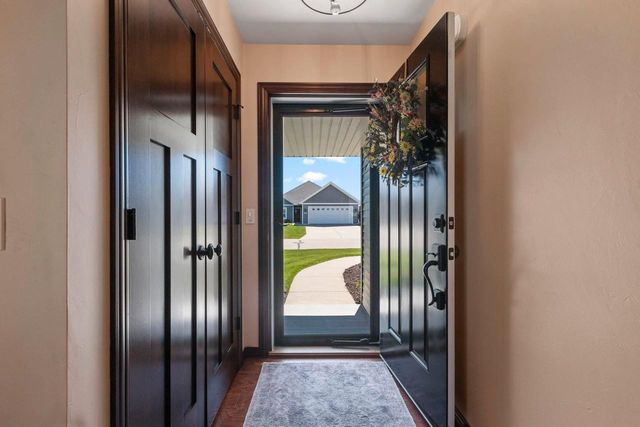 2025 WISTERIA CIRCLE, Suamico, WI 54313