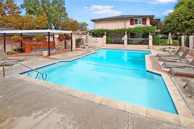 660 S Glassell 10, Orange, CA 92866