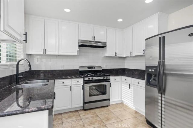 660 S Glassell 10, Orange, CA 92866