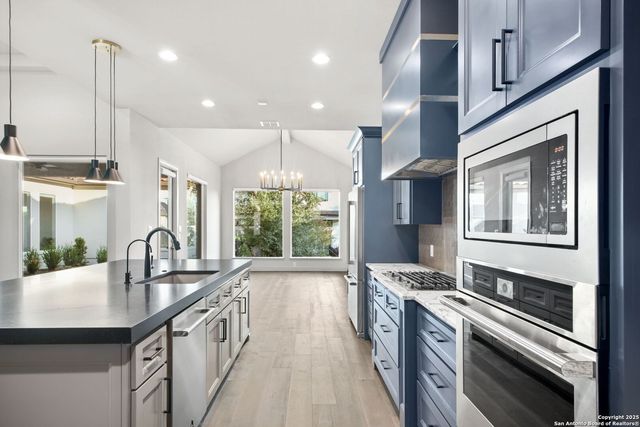 7206 Bluff Run, San Antonio, TX 78257