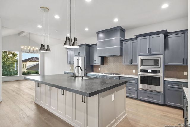 7206 Bluff Run, San Antonio, TX 78257