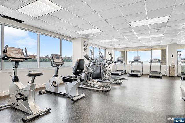 140 The Promenade, Edgewater, NJ 07020