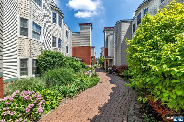 140 The Promenade, Edgewater, NJ 07020