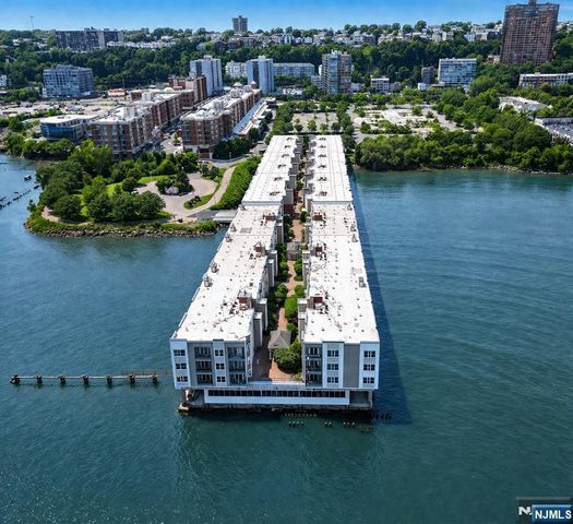 140 The Promenade, Edgewater, NJ 07020