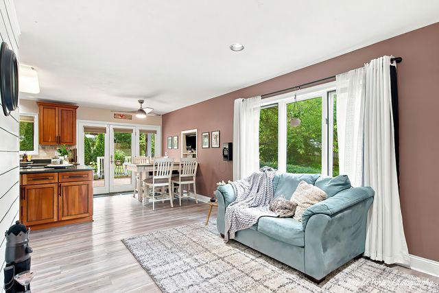 2001 Villanova Drive, Johnsburg, IL 60051