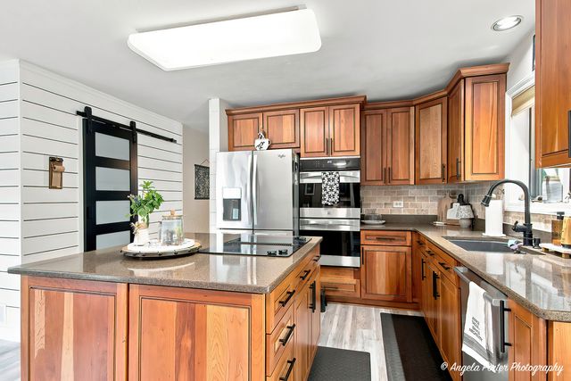 2001 Villanova Drive, Johnsburg, IL 60051